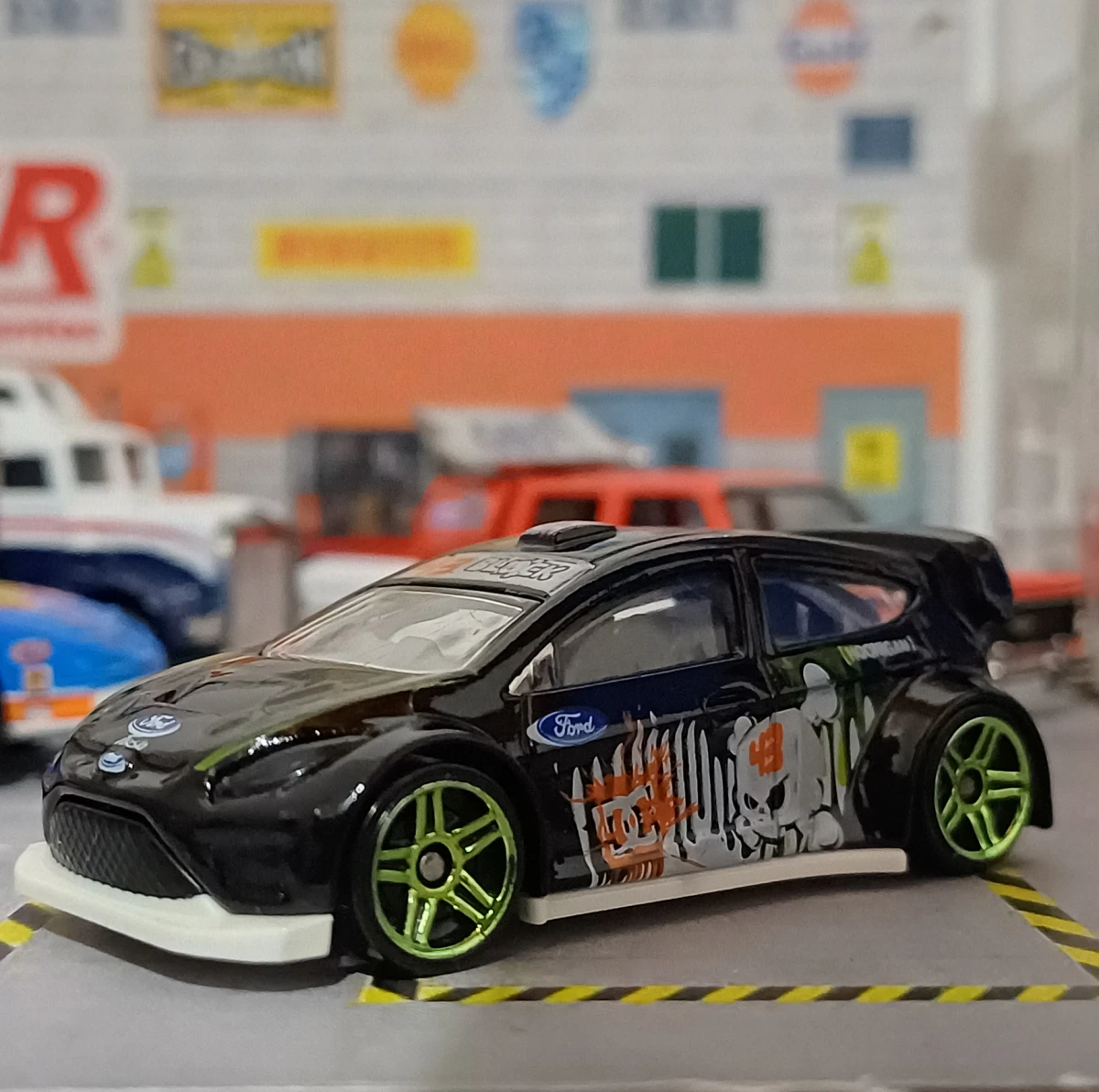 2011 11 Ken Block Ford Fiesta Black: No Package: Image 3