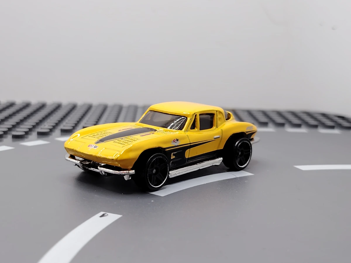 2011 63 Corvette Stingray Yellow: No Package: Image 4