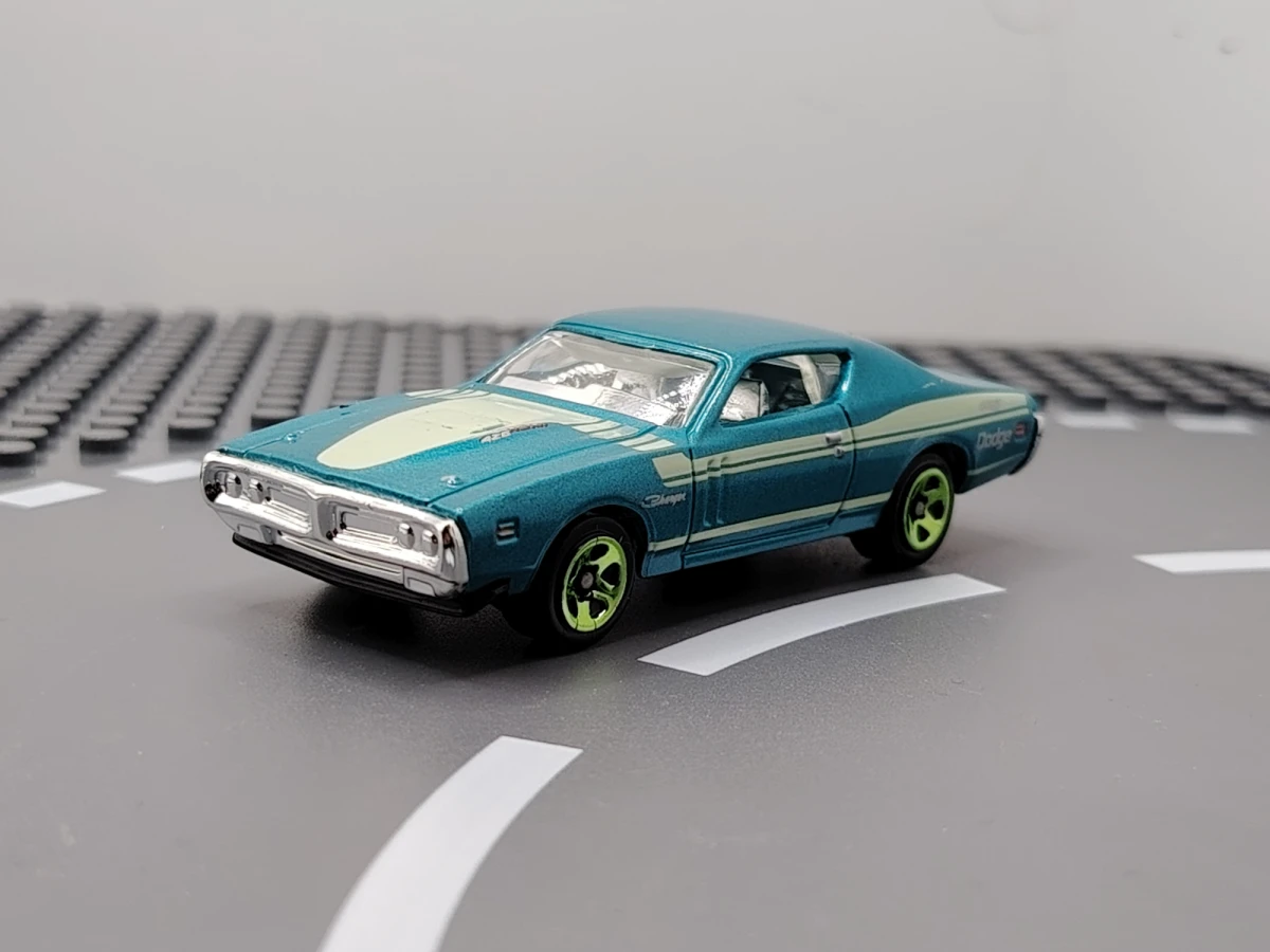 2011 71 Dodge Charger Teal: No Package: Image 2