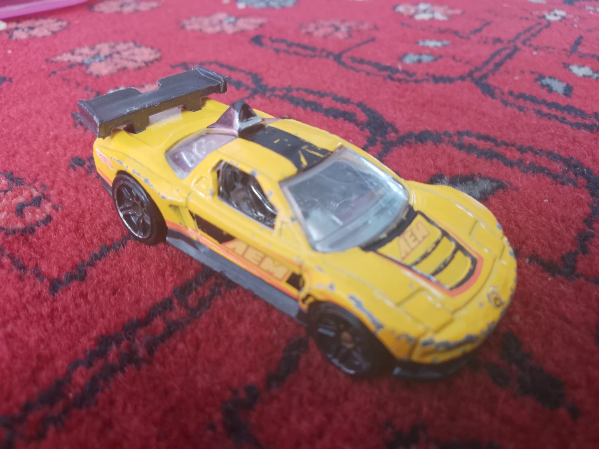 2011 Acura NSX Yellow: No Package: Image 3