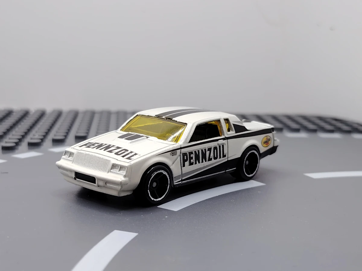 2011 Buick Grand National White: No Package: Image 2