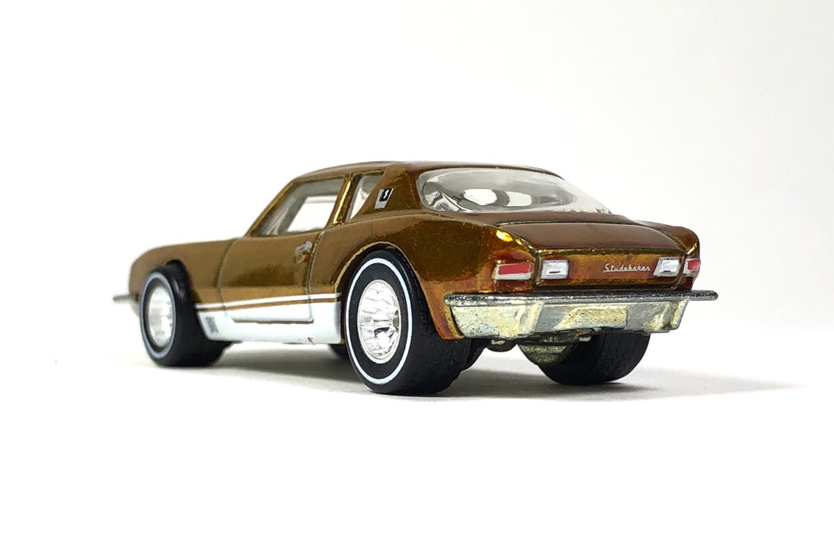 2011 Studebaker Avanti Gold: Image 5