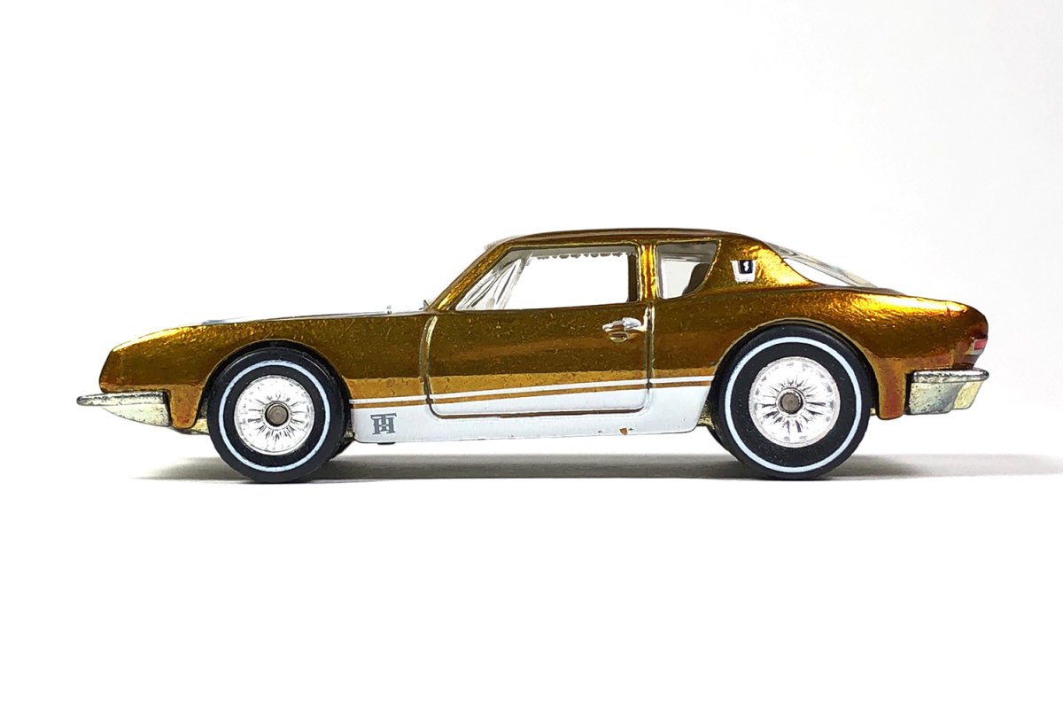 2011 Studebaker Avanti Gold: Image 4