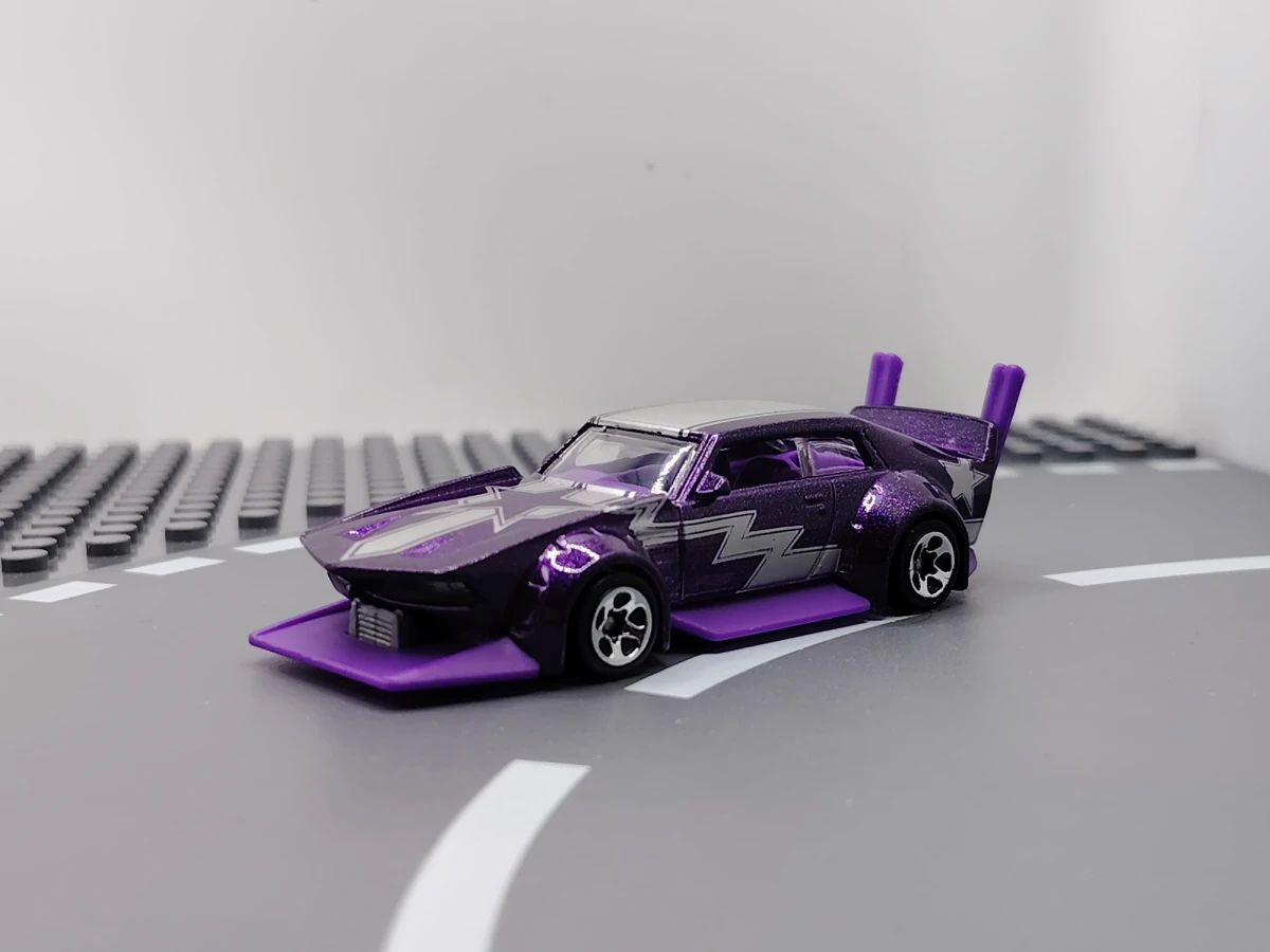 2012 Mad Manga Purple: No Package: Image 3