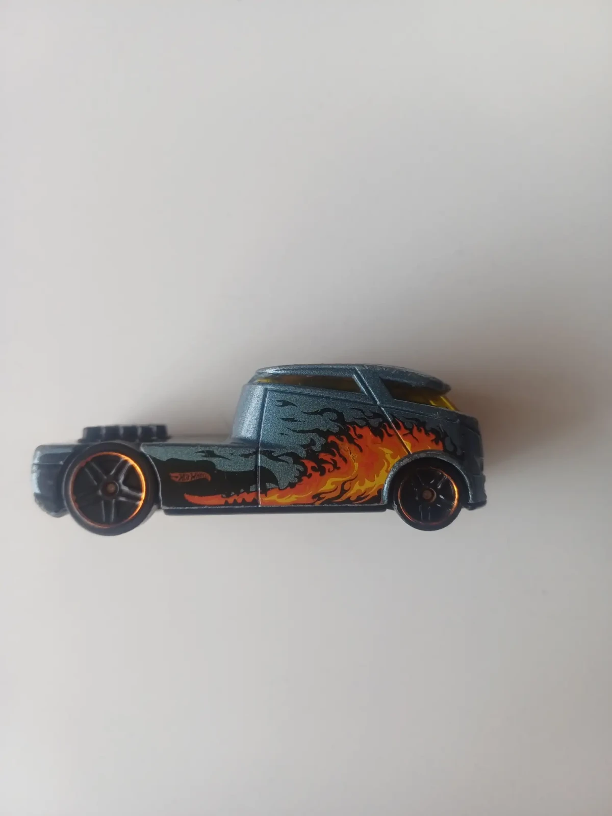 2012 Qombee Grey: No Package: Image 2