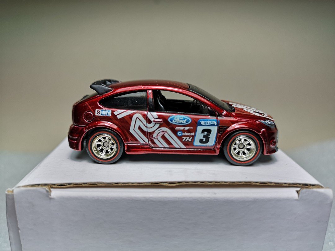 2012 09 Ford Focus RS Red: Image 3