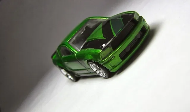 2013 07 Ford Mustang Green: Image 3