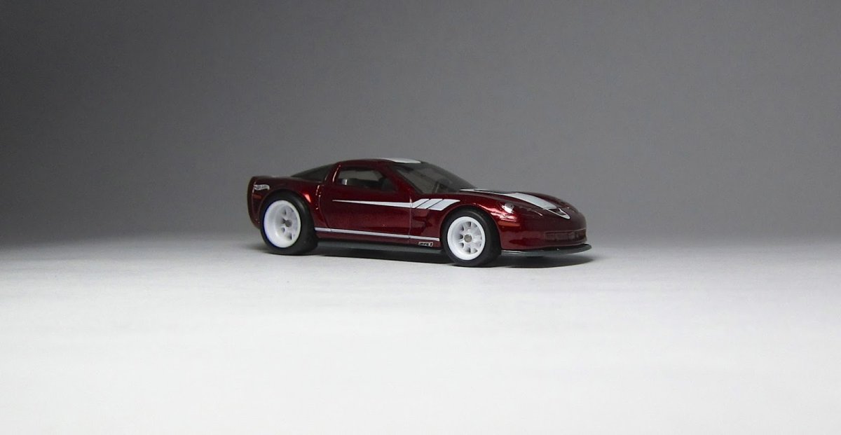 2013 09 Corvette ZR1 Red: Image 4