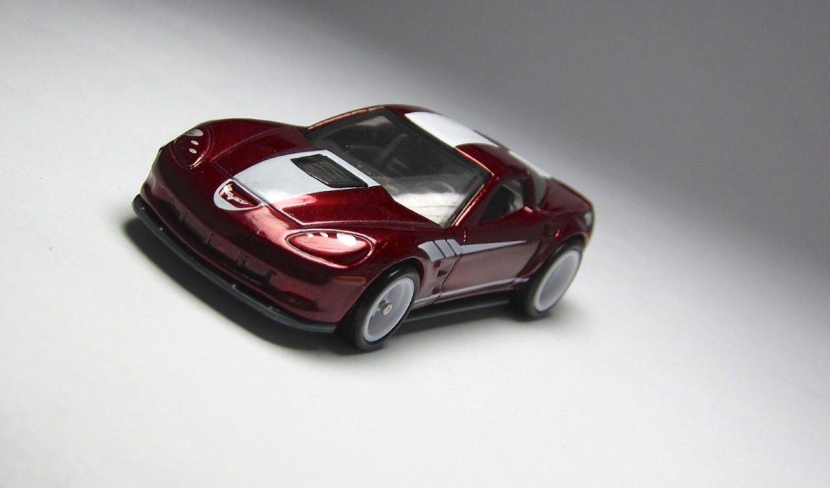 2013 09 Corvette ZR1 Red: Image 7