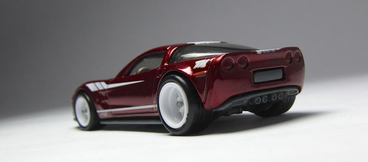 2013 09 Corvette ZR1 Red: Image 8