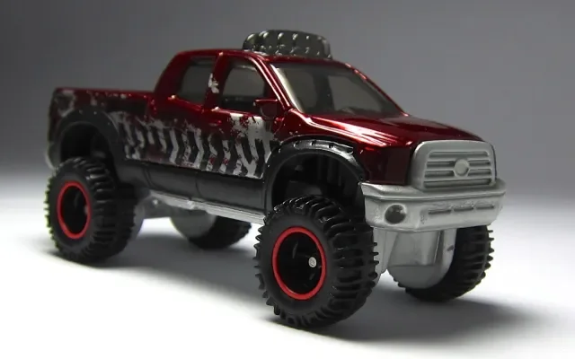 2013 10 Toyota Tundra Red: Image 2