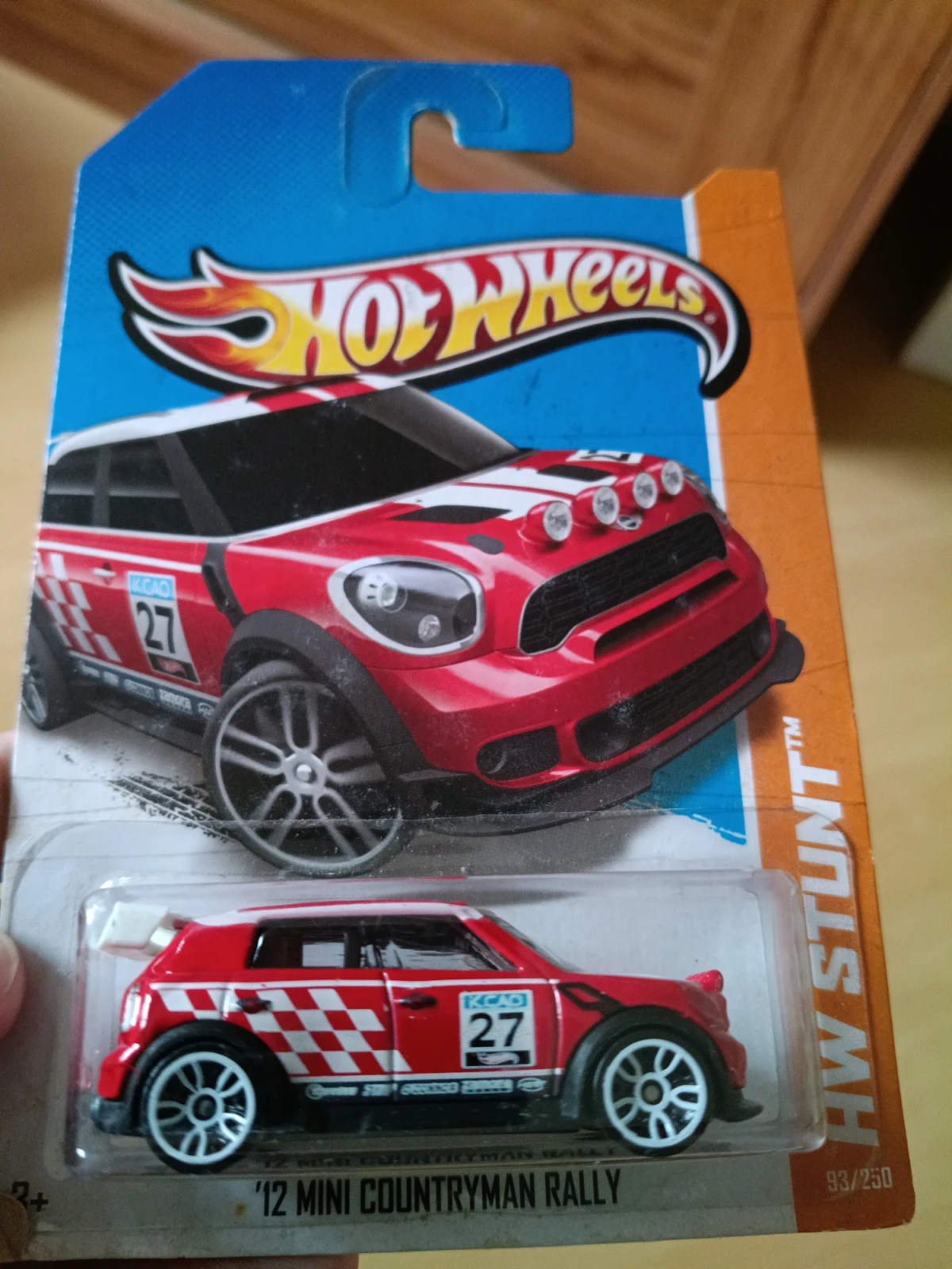 2013 12 Mini Countryman Rally Red: Long (INT): Image 2