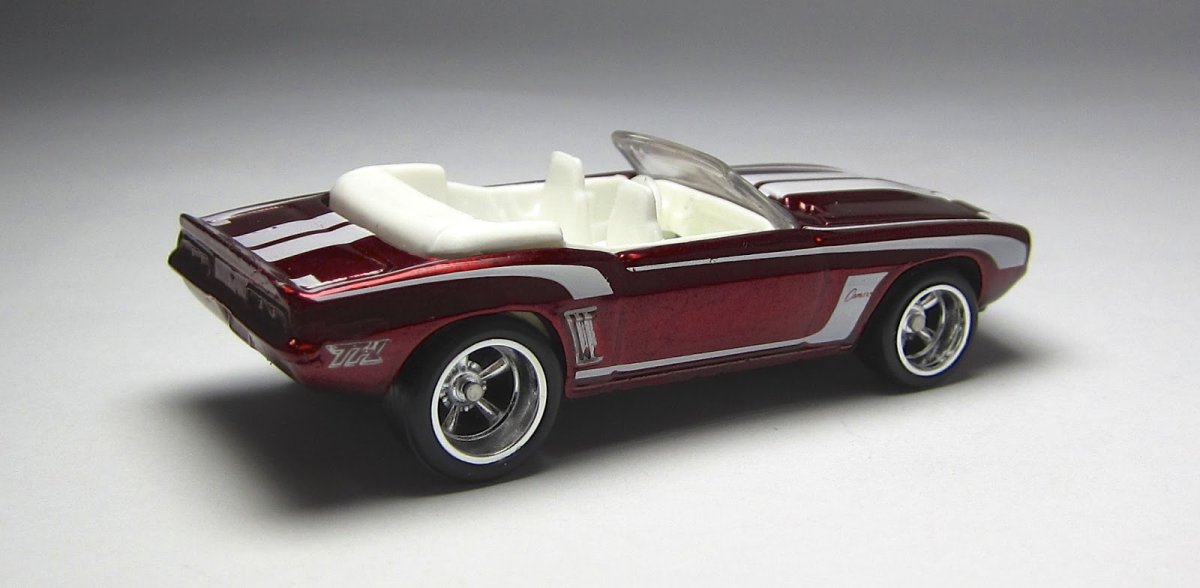 2013 69 Camaro Red: Image 4