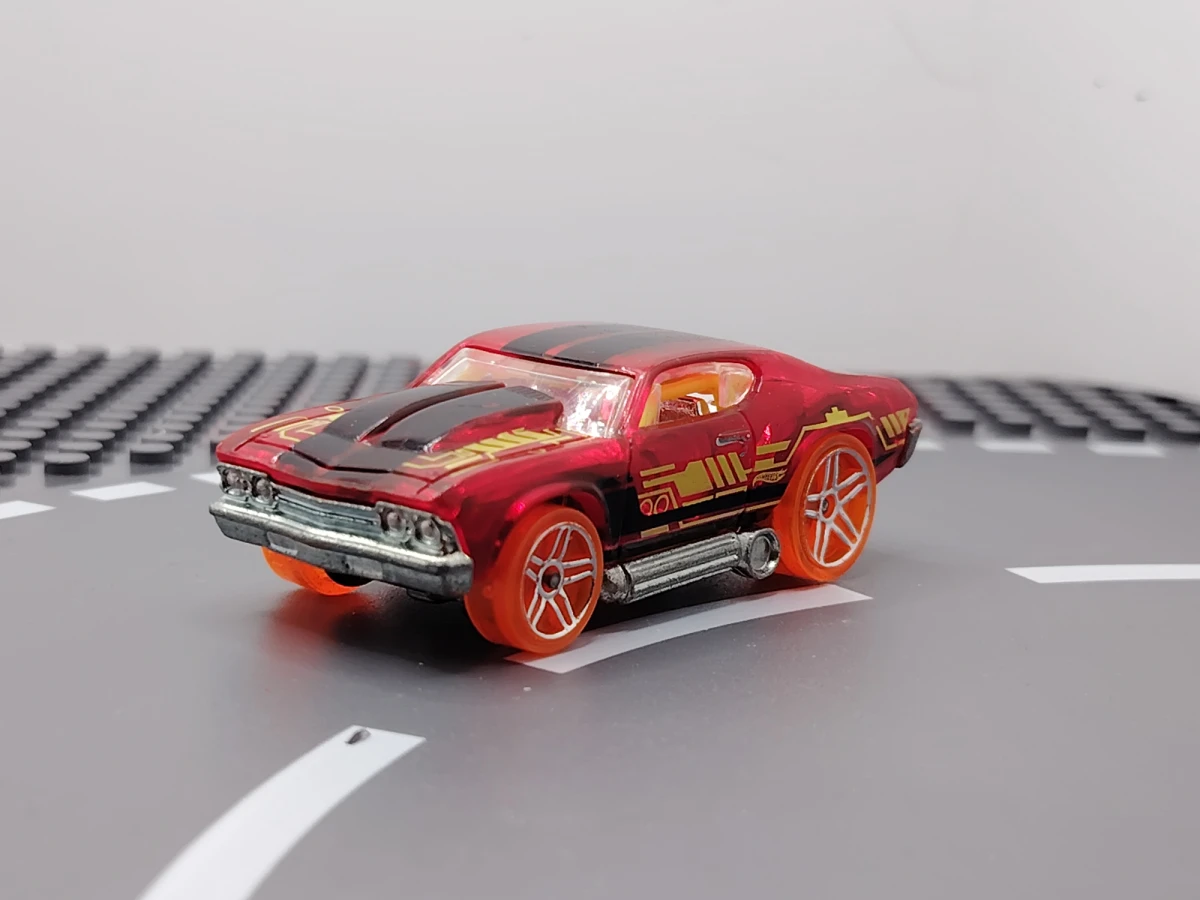 2013 69 Chevelle Red: No Package: Image 2