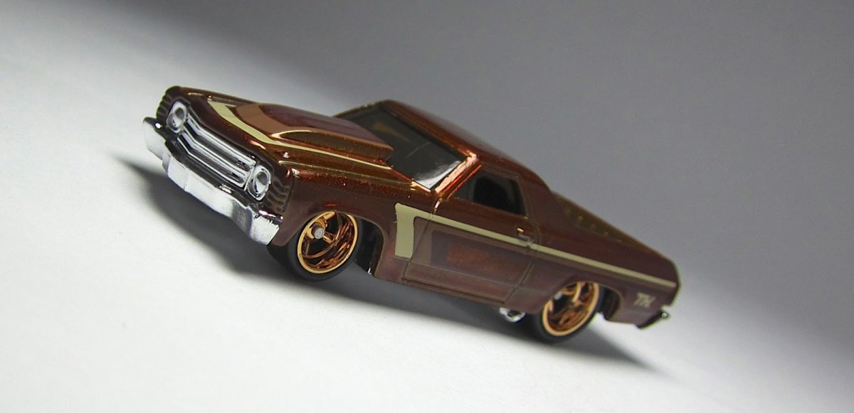 2013 71 El Camino Orange: Image 4