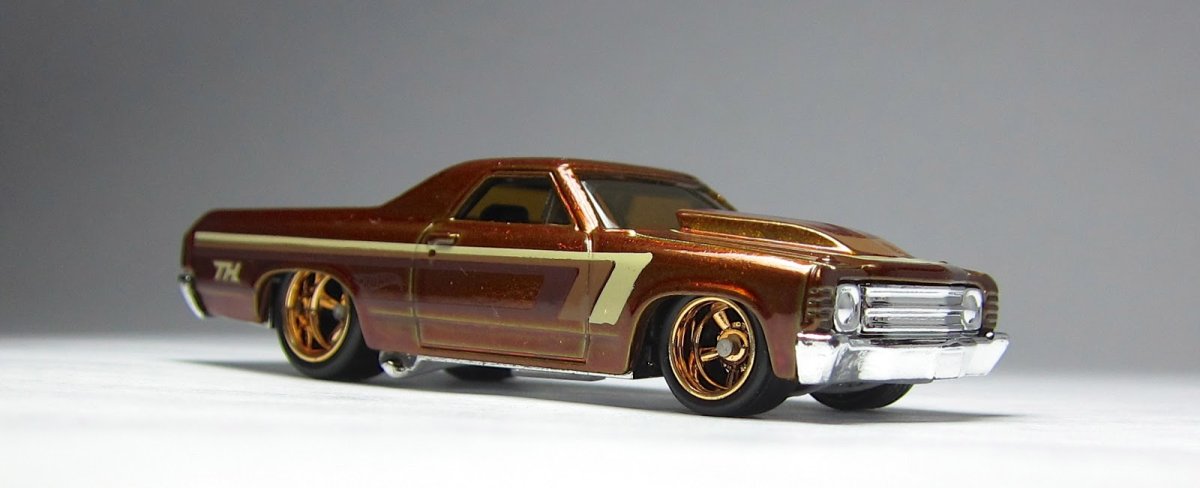 2013 71 El Camino Orange: Image 6