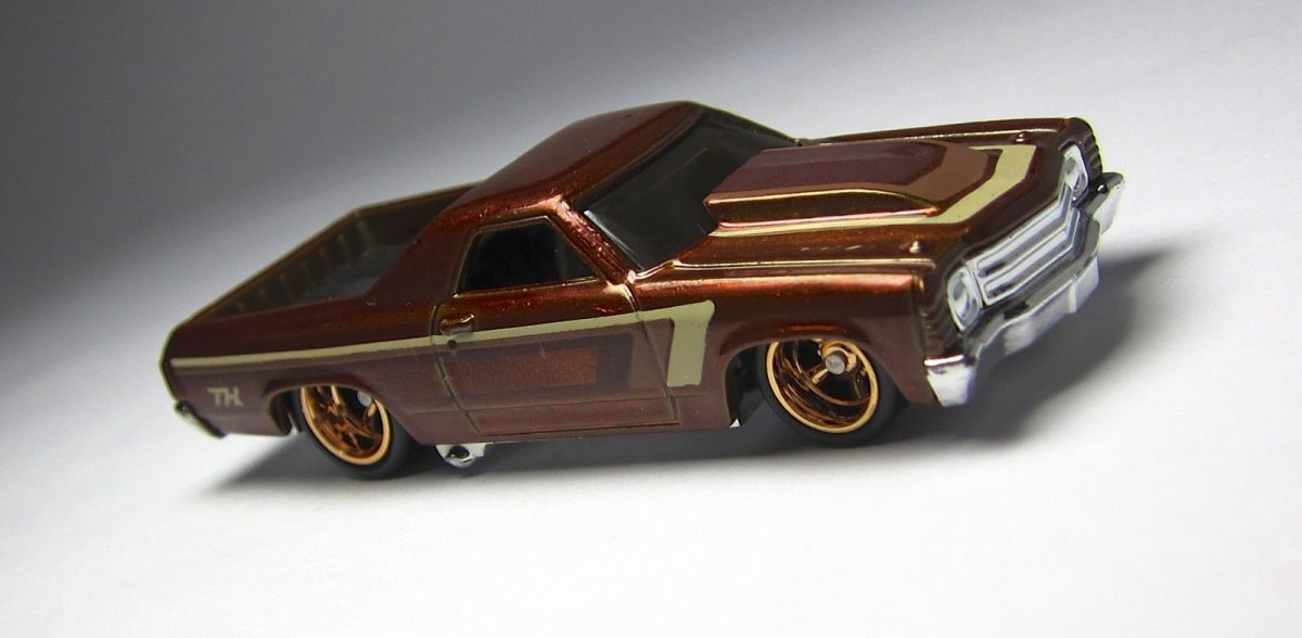 2013 71 El Camino Orange: Image 3