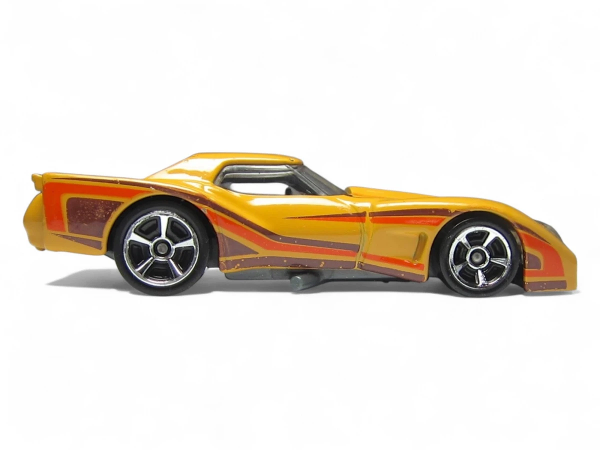 2013 76 Greenwood Corvette Yellow: No Package: Image 2