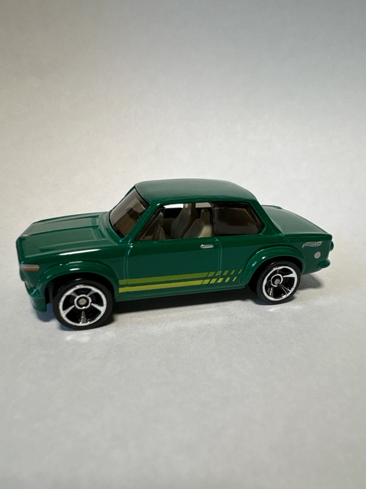 2013 BMW 2002 Green: No Package: Image 2