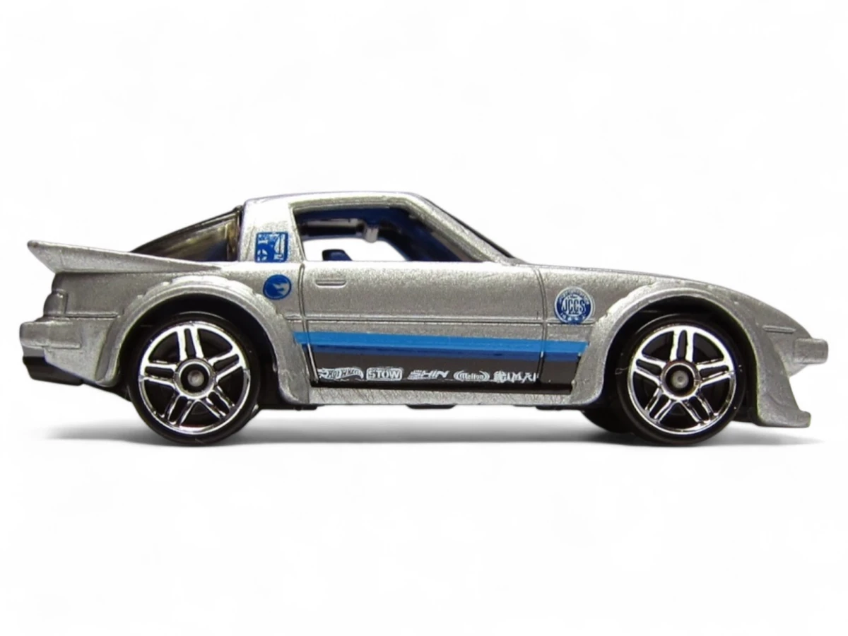 2013 Mazda RX-7 Silver: No Package: Image 4