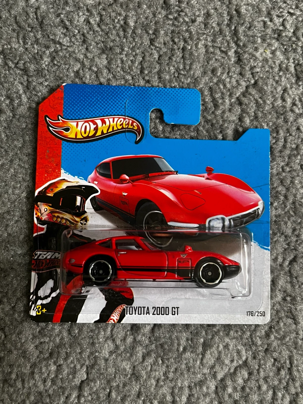 2013 Toyota 2000 GT Red: Short: Image 2