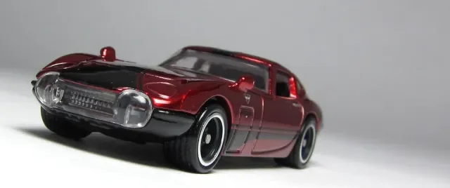 2013 Toyota 2000 GT Red: Image 6