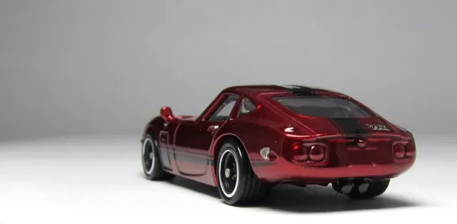 2013 Toyota 2000 GT Red: Image 7