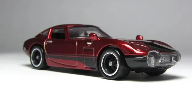 2013 Toyota 2000 GT Red: Image 2