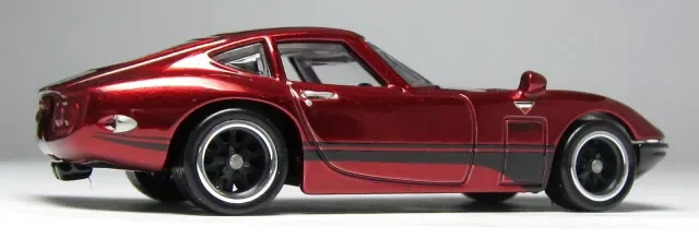 2013 Toyota 2000 GT Red: Image 9