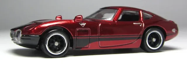 2013 Toyota 2000 GT Red: Image 8