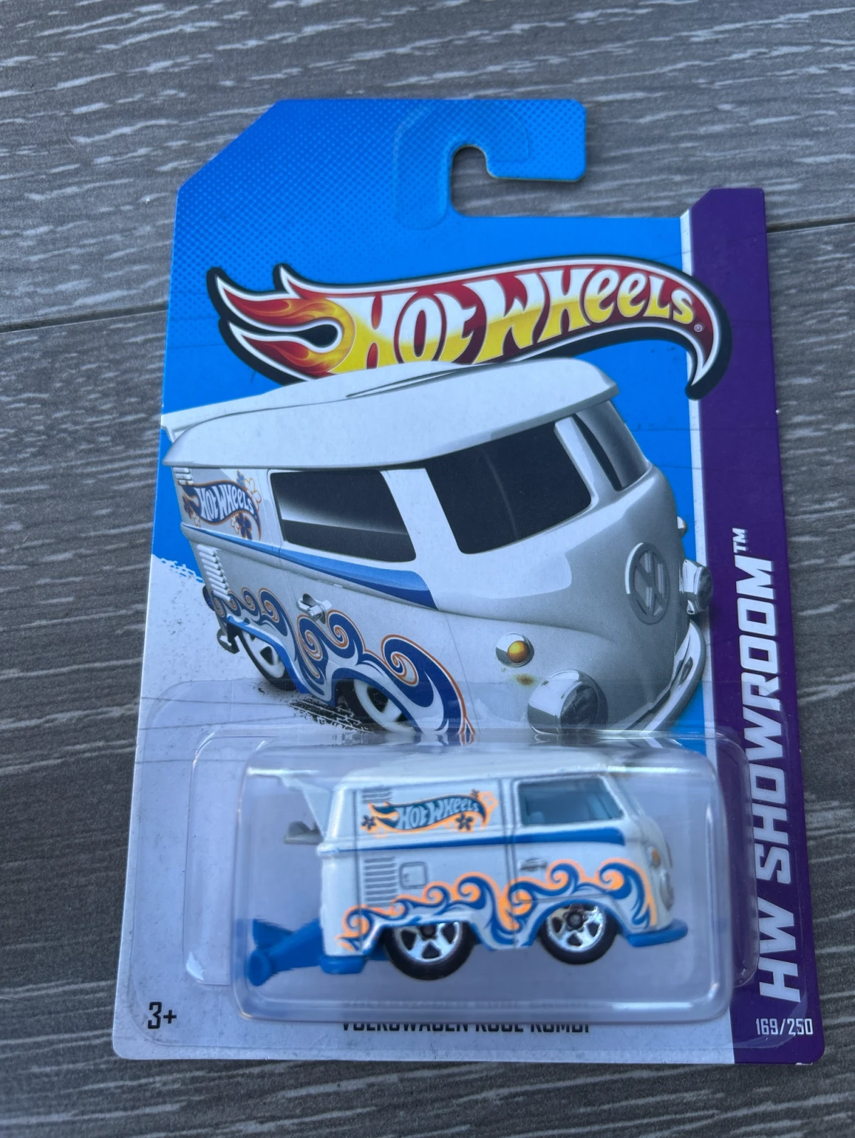 2013 Volkswagen Kool Kombi White: Long (INT): Image 3