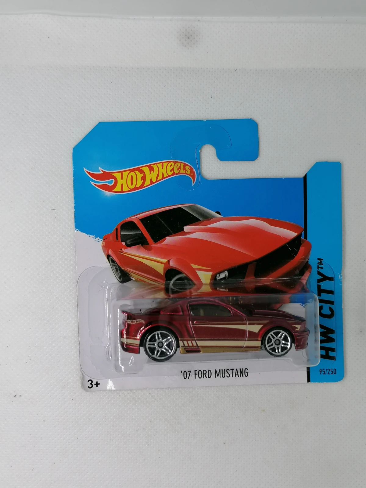 2014 07 Ford Mustang Red: Short: Image 2
