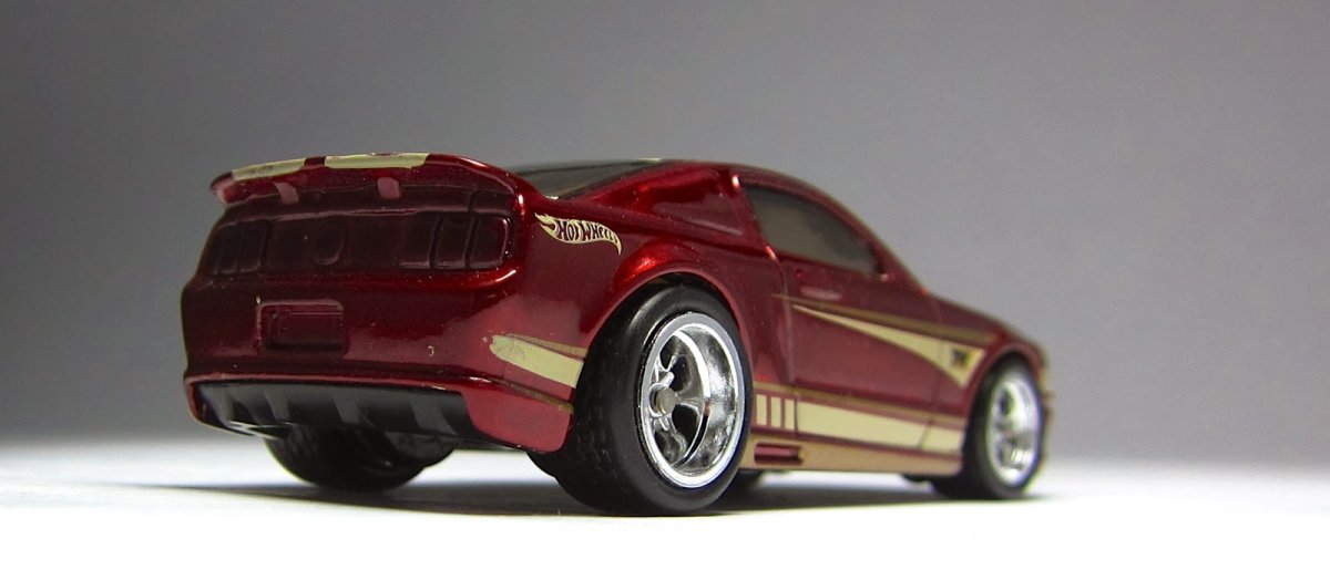 2014 07 Ford Mustang Red: Image 2