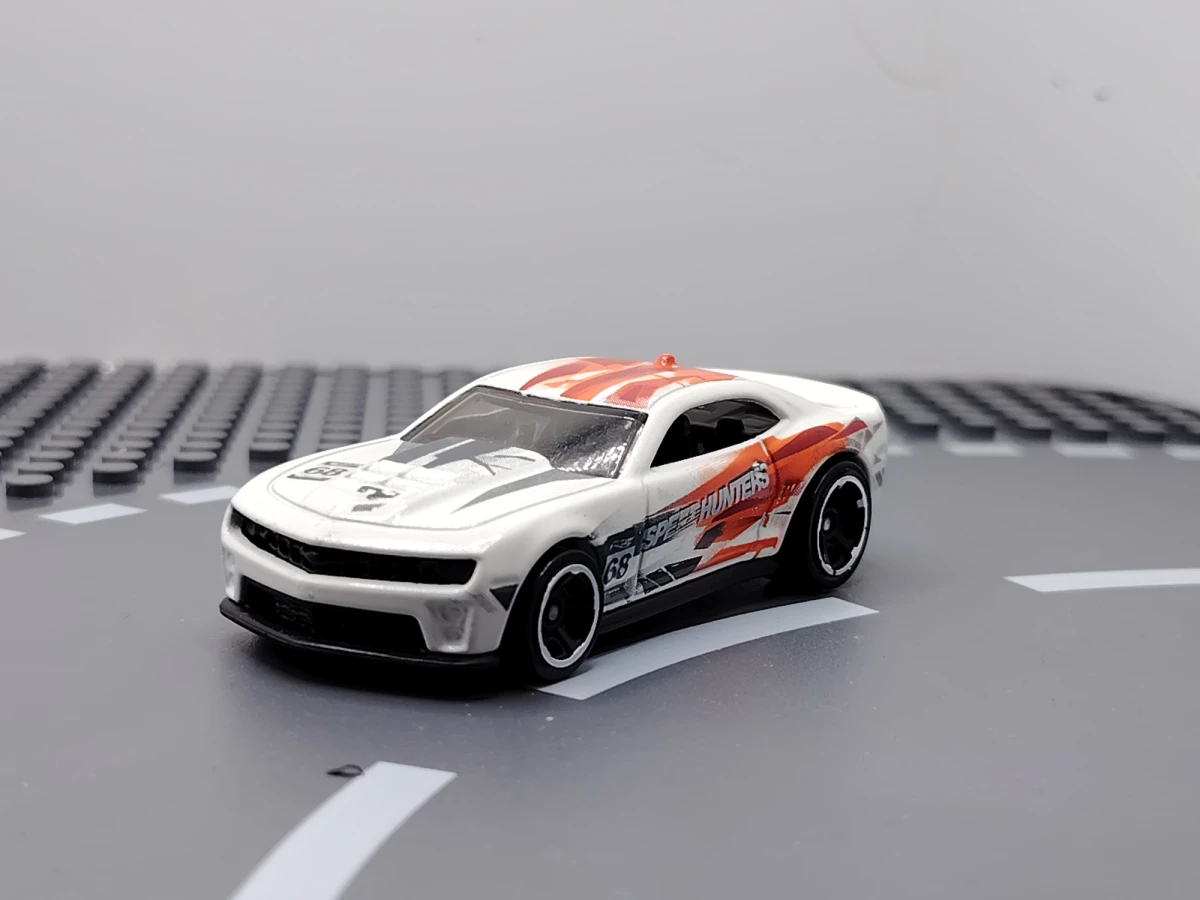 2014 12 Camaro ZL1 Concept White: No Package: Image 2