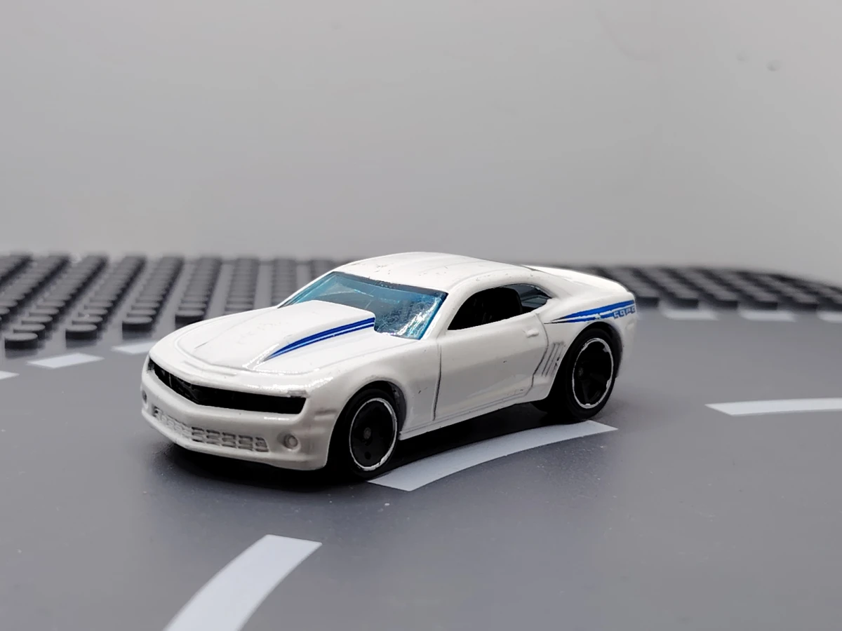 2014 14 COPO Camaro White: No Package: Image 2