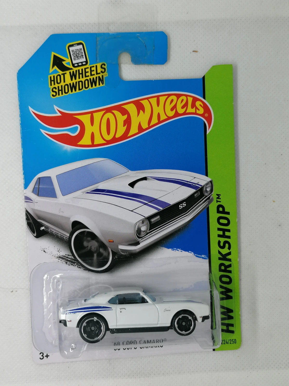 2014 68 COPO Camaro White: Long (INT): Image 2