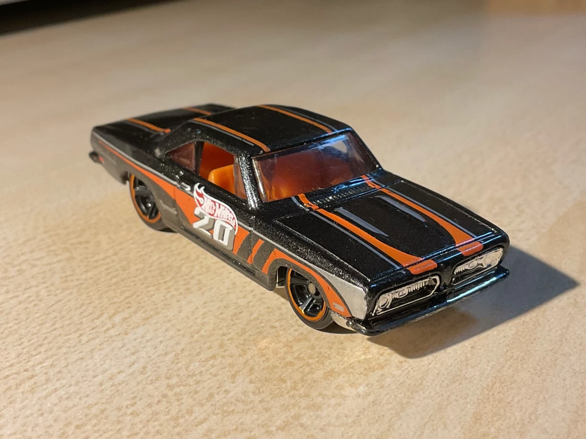2014 68 Plymouth Barracuda Formula S Black: No Package: Image 2