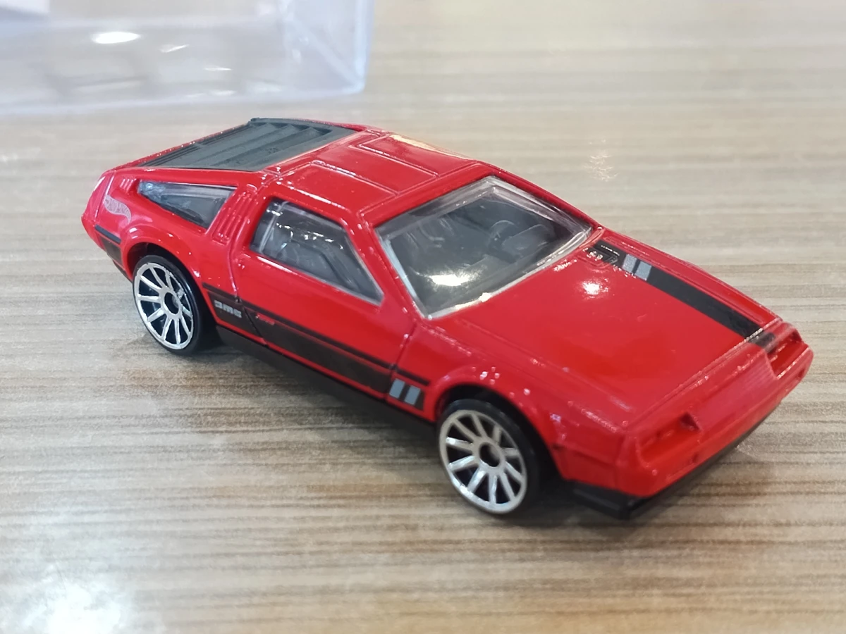 2014 81 DeLorean DMC-12 Red: No Package: Image 3
