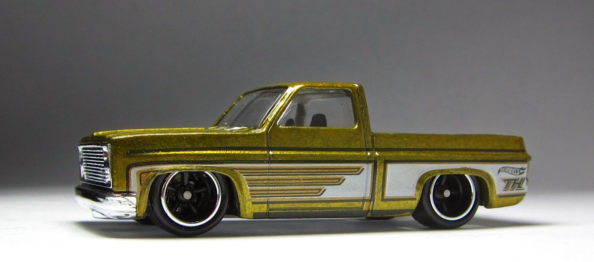 2014 83 Chevy Silverado Yellow: Image 11