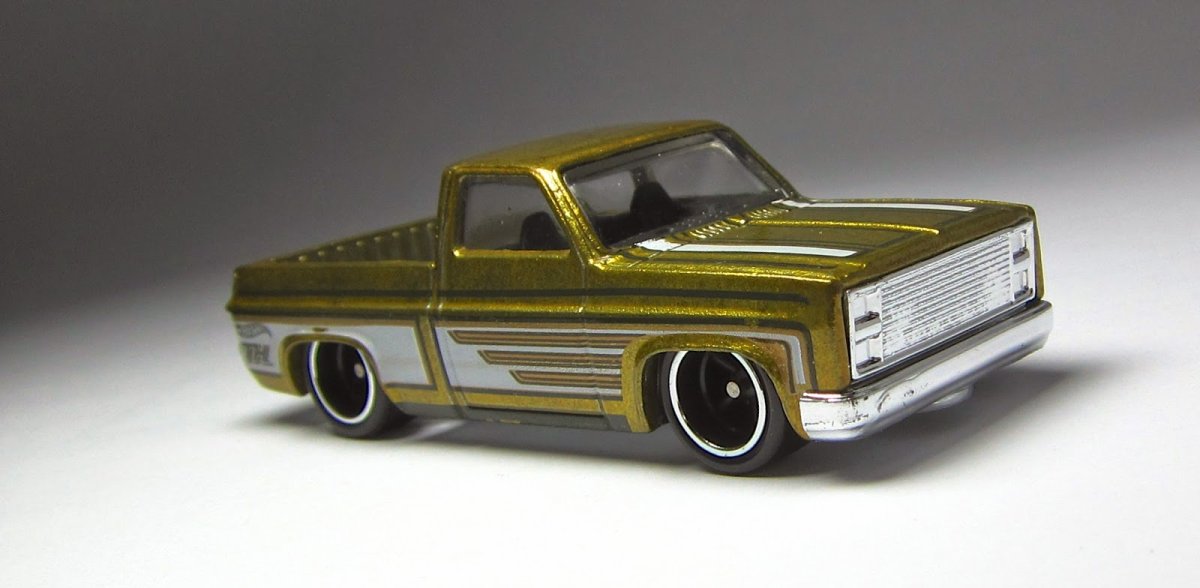 2014 83 Chevy Silverado Yellow: Image 3