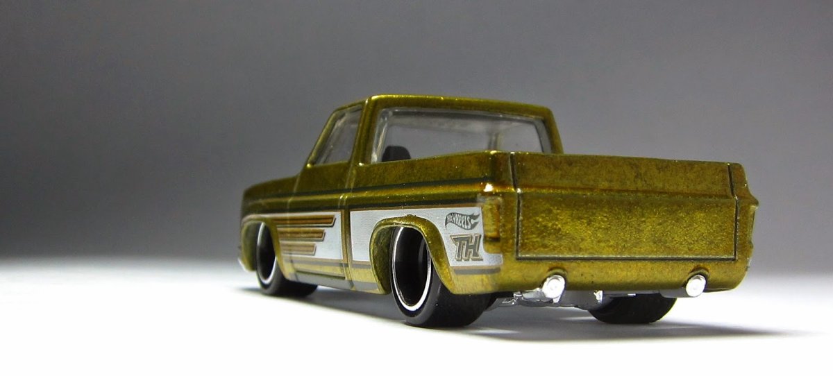 2014 83 Chevy Silverado Yellow: Image 7
