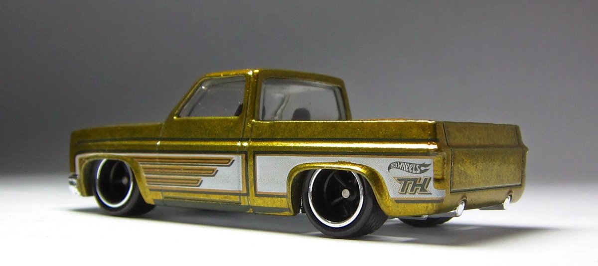 2014 83 Chevy Silverado Yellow: Image 9