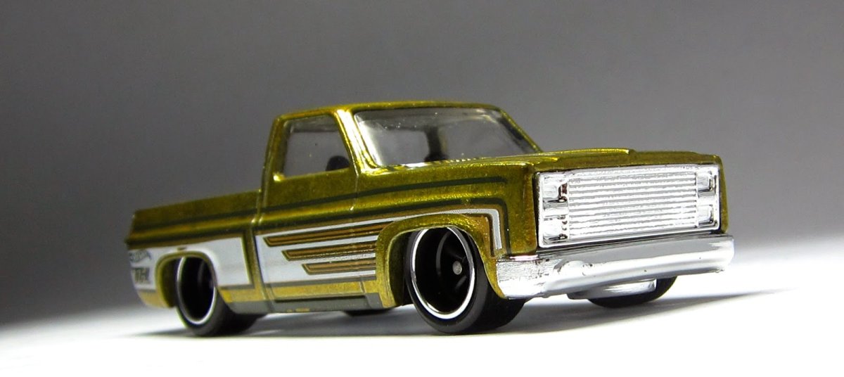 2014 83 Chevy Silverado Yellow: Image 12