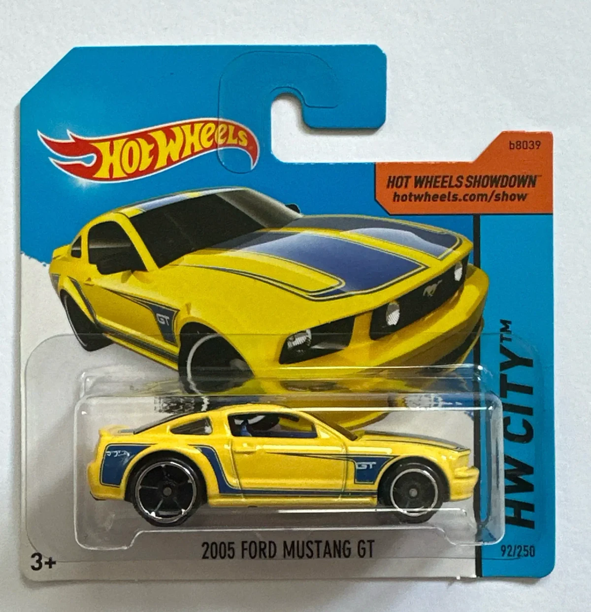 2014 2005 Ford Mustang GT Yellow: Short: Image 2