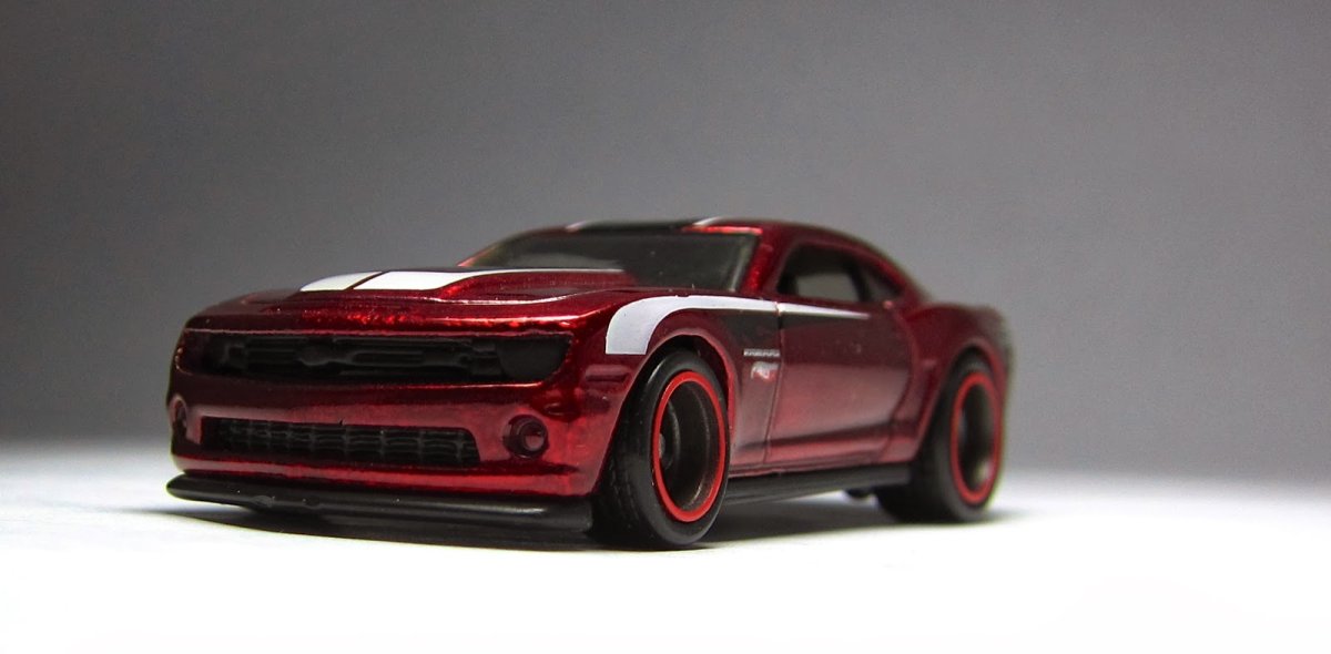 2014 2013 Hot Wheels Chevy Camaro Special Edition Red: Image 3