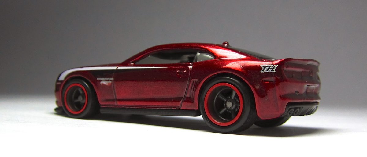 2014 2013 Hot Wheels Chevy Camaro Special Edition Red: Image 4