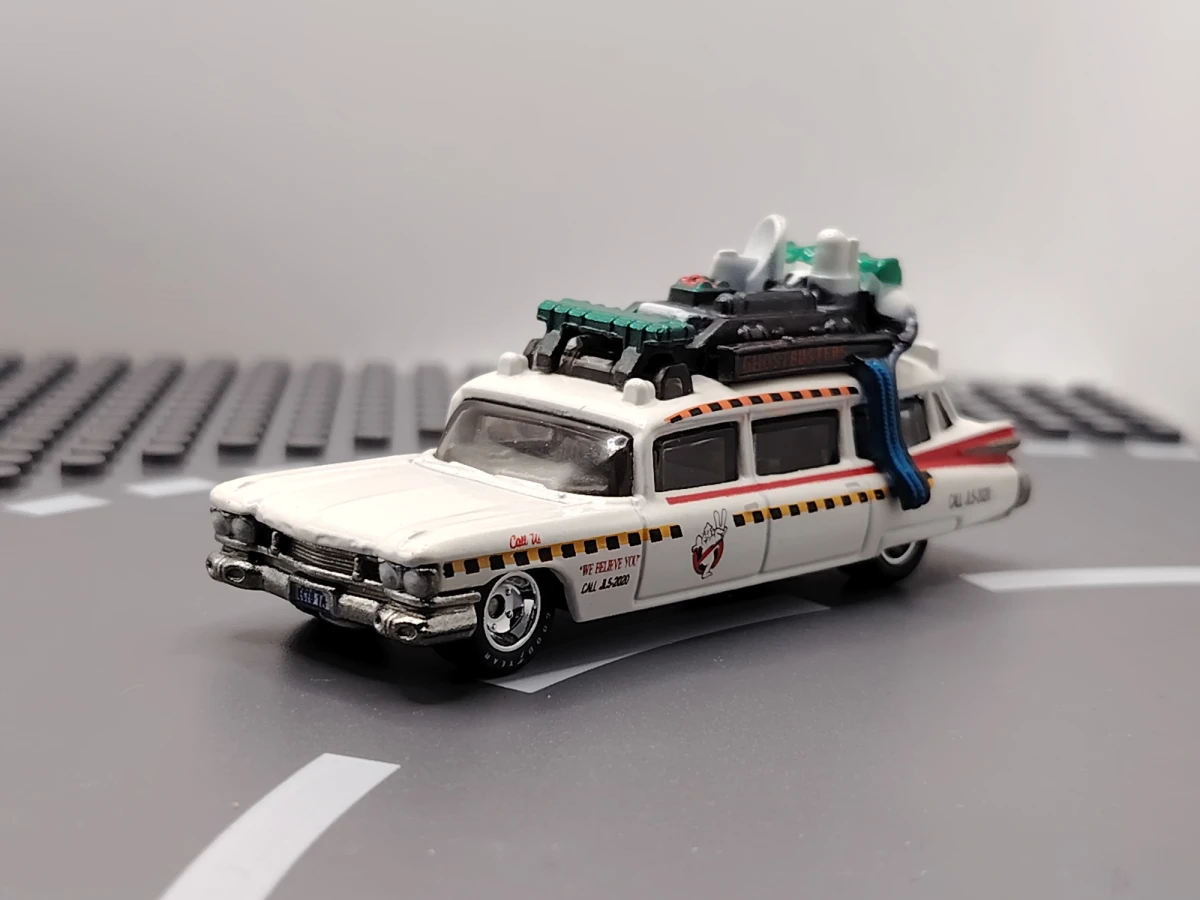 2014 Ecto 1A White: No Package: Image 2