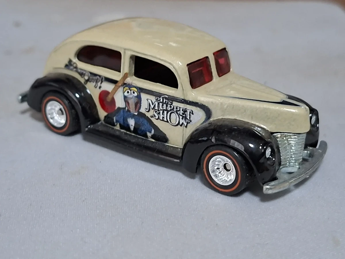 2014 Fat Fendered '40 Beige: No Package: Image 2