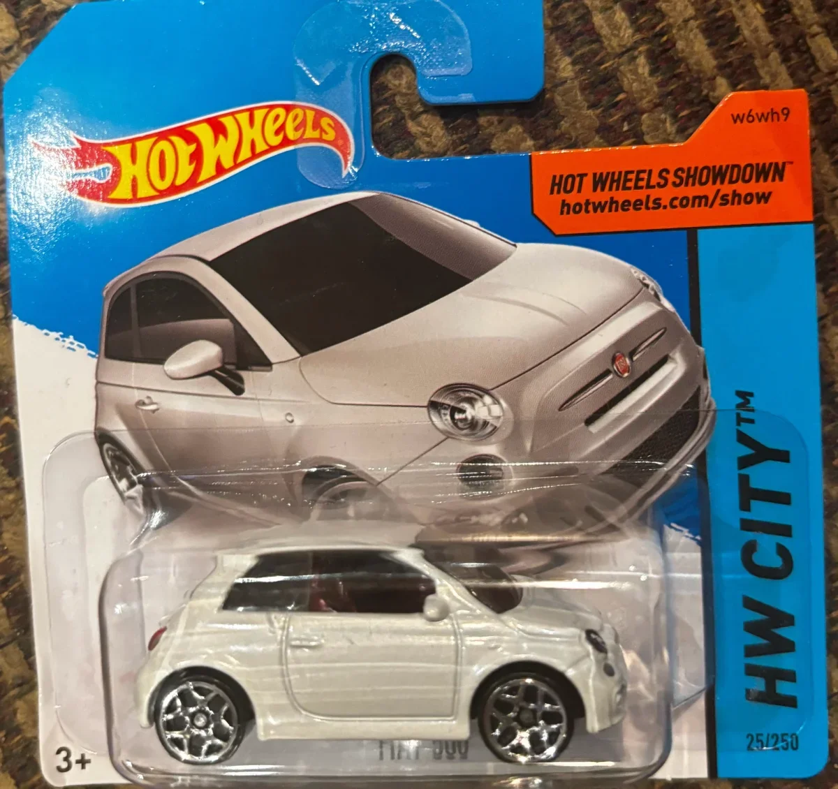 2014 Fiat 500 White: Short: Image 2
