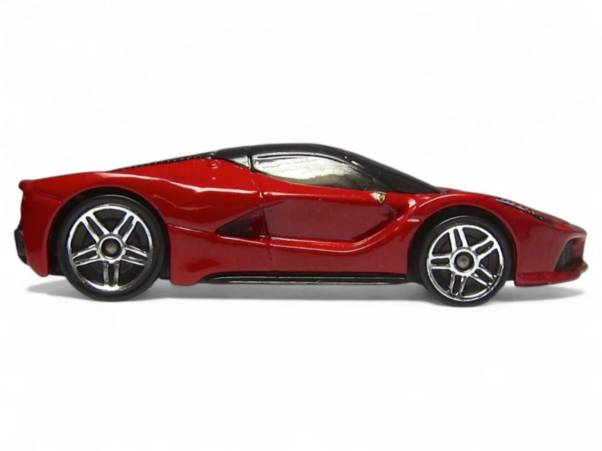 2014 LaFerrari Red: No Package: Image 2